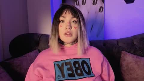 Snapshot of meow_boo chatting on February 15, 2026, 7:51 am Aruz online show from February 15, 2026, 7:51 am