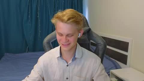 Mickey online show from October 15, 2025, 1:00 pm