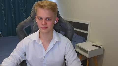 Mickey online show from November 22, 2025, 8:02 am