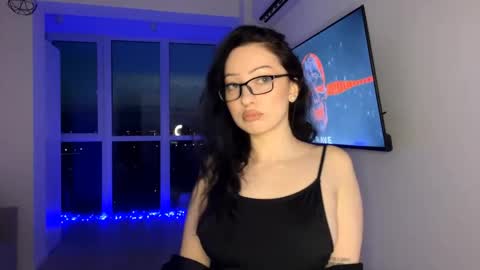 MeowAlika online show from May 5, 2026, 5:43 pm