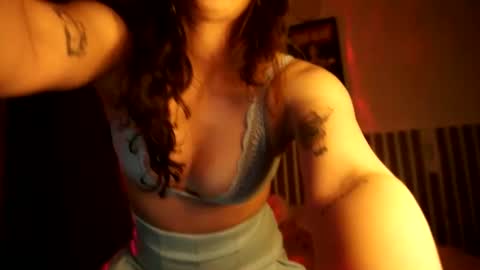 Snapshot of meowkillah chatting on September 17, 2025, 1:07 am MEOW KILLAH online show from September 17, 2025, 1:07 am