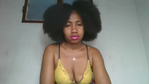 Snapshot of meraldaaaa chatting on September 15, 2025, 3:17 am meraldaaaa online show from September 15, 2025, 3:17 am