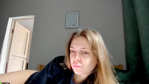 mercedescutee online show from October 22, 2025, 12:27 pm