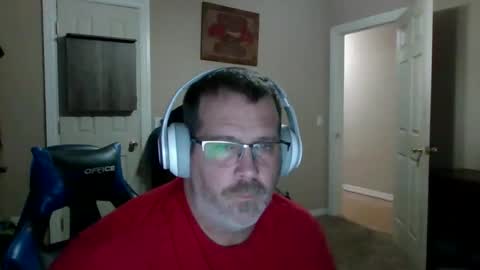 Snapshot of mercer1977 chatting on October 31, 2025, 11:28 pm mercer1977 online show from October 31, 2025, 11:28 pm