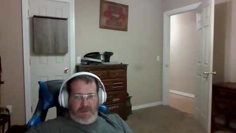 Snapshot of mercer1977 chatting on November 17, 2025, 4:13 pm mercer1977 online show from November 17, 2025, 4:13 pm