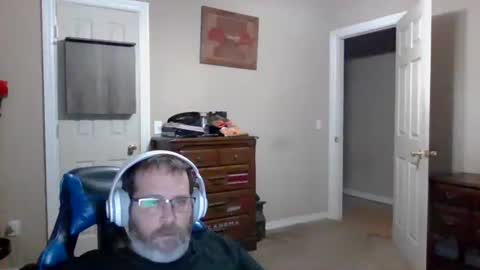 mercer1977 online show from December 5, 2025, 1:31 pm