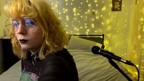 Snapshot of mercy_dreams chatting on February 23, 2026, 1:36 am Mercy online show from February 23, 2026, 1:36 am