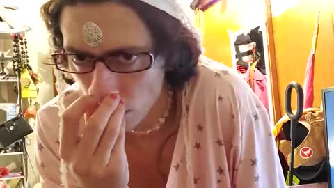 gurlnips online show from January 6, 2025, 2:26 am