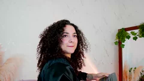 Merida Bell online show from February 3, 2026, 12:31 am