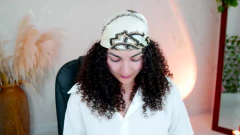 Merida Bell online show from March 4, 2026, 3:23 am