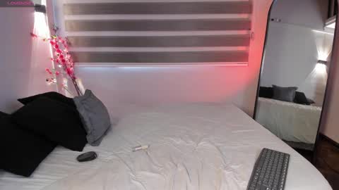 Merida  online show from September 27, 2025, 1:05 pm