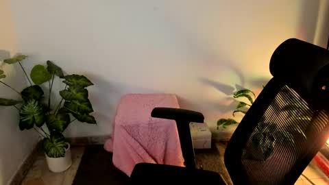 Snapshot of meridaxbrave_ chatting on September 21, 2025, 2:24 am laura 3 i am independent model online show from September 21, 2025, 2:24 am