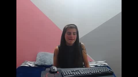 MERILY online show from November 4, 2025, 7:13 pm