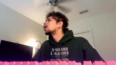 Snapshot of merlinharriss chatting on February 17, 2025, 3:31 pm Merlinz Magic online show from February 17, 2025, 3:31 pm