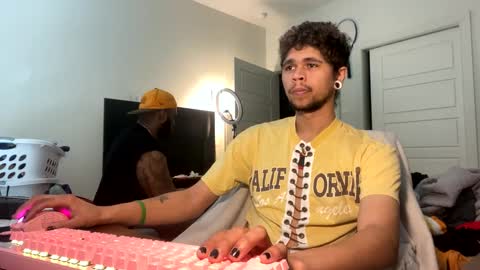 Snapshot of merlinharriss chatting on February 17, 2025, 8:26 pm Merlinz Magic online show from February 17, 2025, 8:26 pm