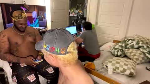 Snapshot of merlinharriss chatting on February 21, 2025, 4:51 am Merlinz Magic online show from February 21, 2025, 4:51 am