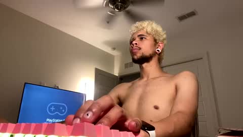 Snapshot of merlinharriss chatting on February 25, 2025, 4:35 am Merlinz Magic online show from February 25, 2025, 4:35 am