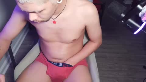 Snapshot of merlinharriss chatting on January 14, 2026, 2:28 am Merlinz Magic online show from January 14, 2026, 2:28 am