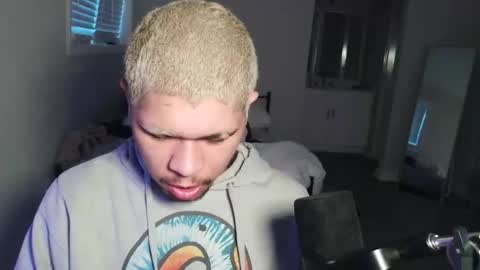 Snapshot of merlinharriss chatting on January 18, 2026, 8:12 pm Merlinz Magic online show from January 18, 2026, 8:12 pm