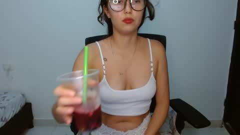 Snapshot of merly_14 chatting on May 22, 2026, 3:46 am merly_14 online show from May 22, 2026, 3:46 am