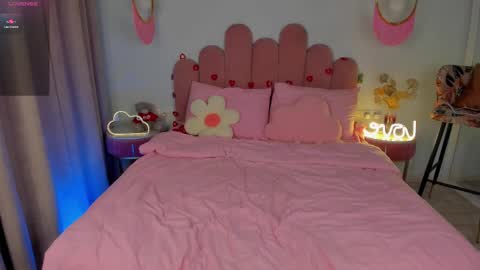 Anna online show from March 1, 2025, 12:56 pm