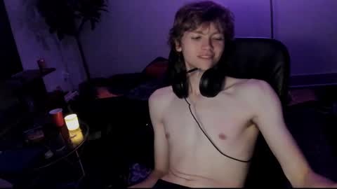 Snapshot of metalhedzoomer chatting on September 27, 2025, 1:10 am metalhedzoomer online show from September 27, 2025, 1:10 am