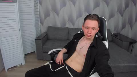 Snapshot of meverik_oushen chatting on April 5, 2026, 1:19 pm MEVERIK OUSHEN online show from April 5, 2026, 1:19 pm