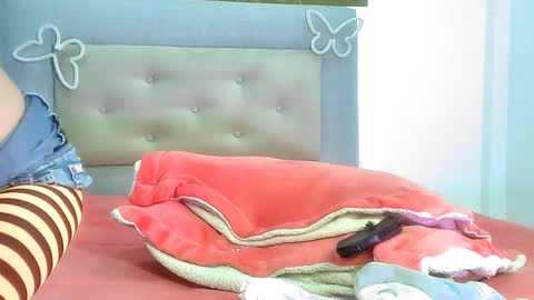 Snapshot of mew_alix chatting on February 9, 2026, 2:10 pm mew_alix online show from February 9, 2026, 2:10 pm