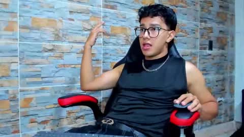 Snapshot of mexwilliams chatting on October 27, 2025, 1:37 pm mexwilliams online show from October 27, 2025, 1:37 pm