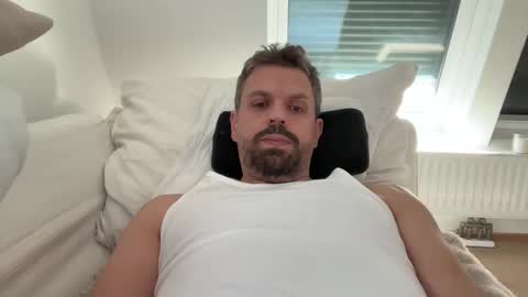 mexxxxxxx222490 online show from March 8, 2026, 1:37 pm