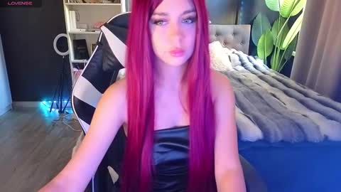 Snapshot of mezzalunaa chatting on November 4, 2025, 5:50 am vollmond online show from November 4, 2025, 5:50 am