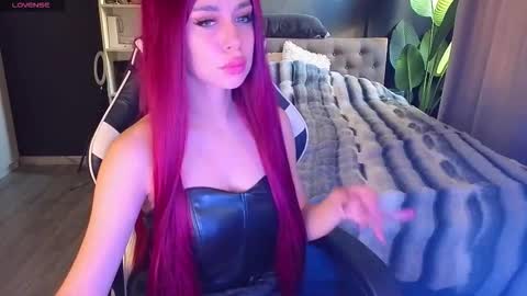 Snapshot of mezzalunaa chatting on November 6, 2025, 4:46 am vollmond online show from November 6, 2025, 4:46 am