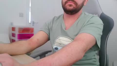 Snapshot of mg_of chatting on November 27, 2025, 1:35 pm mg-of online show from November 27, 2025, 1:35 pm