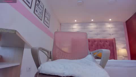 Snapshot of mhellissaw chatting on October 29, 2025, 9:44 am melissa online show from October 29, 2025, 9:44 am