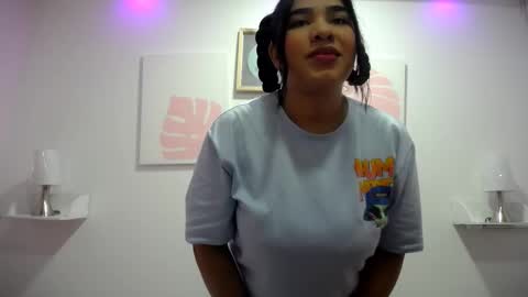 mia18_queen online show from December 7, 2024, 12:24 pm