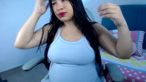 mia18_queen online show from December 8, 2024, 12:19 pm