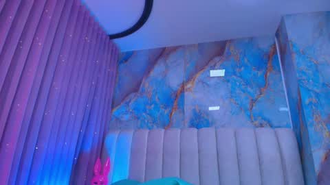 Emi online show from April 13, 2026, 7:19 pm