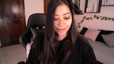 Snapshot of mia_112022 chatting on October 7, 2025, 2:03 pm Mia zoe online show from October 7, 2025, 2:03 pm