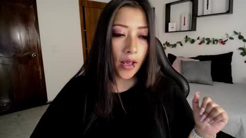 Snapshot of mia_112022 chatting on October 24, 2025, 2:35 pm Mia zoe online show from October 24, 2025, 2:35 pm