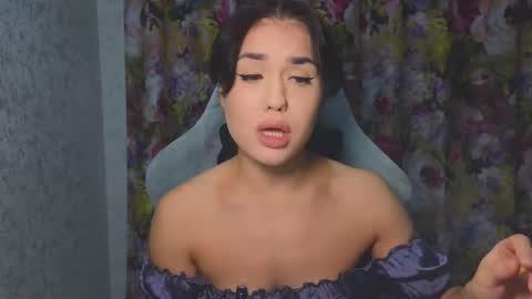 Snapshot of mia___lunaa chatting on November 8, 2025, 7:56 pm Mia online show from November 8, 2025, 7:56 pm