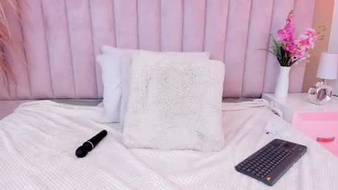 mia__bailey_ online show from July 15, 2026, 9:31 pm