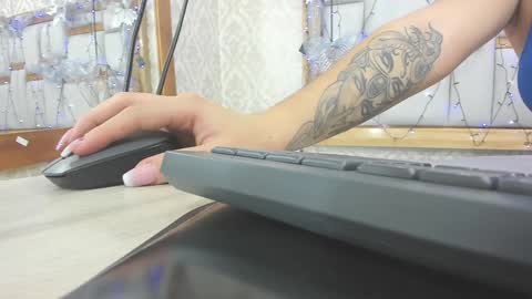 mia__megan online show from December 10, 2024, 11:54 am