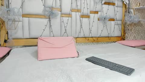 mia__megan online show from January 10, 2025, 11:54 am