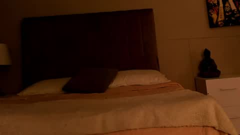 Mia Zoe online show from June 1, 2026, 3:08 am