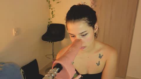 Snapshot of mia_adams66 chatting on October 8, 2025, 2:42 am Mia adams online show from October 8, 2025, 2:42 am