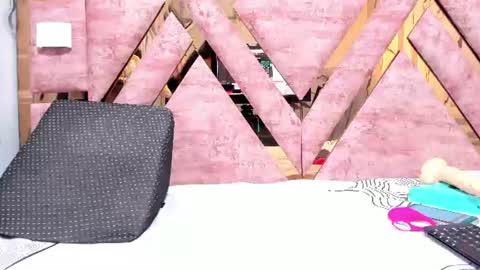 Snapshot of mia_alvares chatting on July 8, 2026, 11:48 am Mia online show from July 8, 2026, 11:48 am