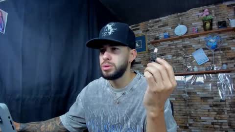 Snapshot of mia_and_vincentt chatting on October 11, 2025, 4:01 am Mia and vincentt model indepent online show from October 11, 2025, 4:01 am