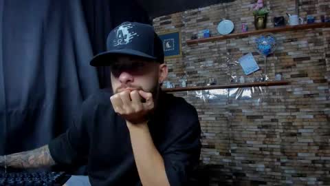 Snapshot of mia_and_vincentt chatting on October 15, 2025, 3:50 am Mia and vincentt model indepent online show from October 15, 2025, 3:50 am