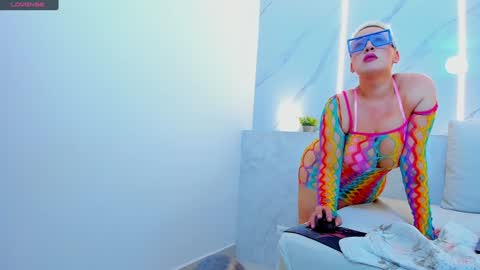 Mia  online show from January 12, 2025, 3:25 pm