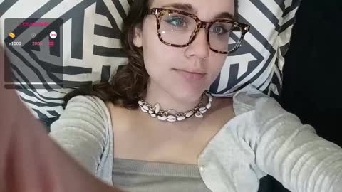 Snapshot of mia_boone chatting on December 3, 2024, 7:22 pm mia_boone online show from December 3, 2024, 7:22 pm